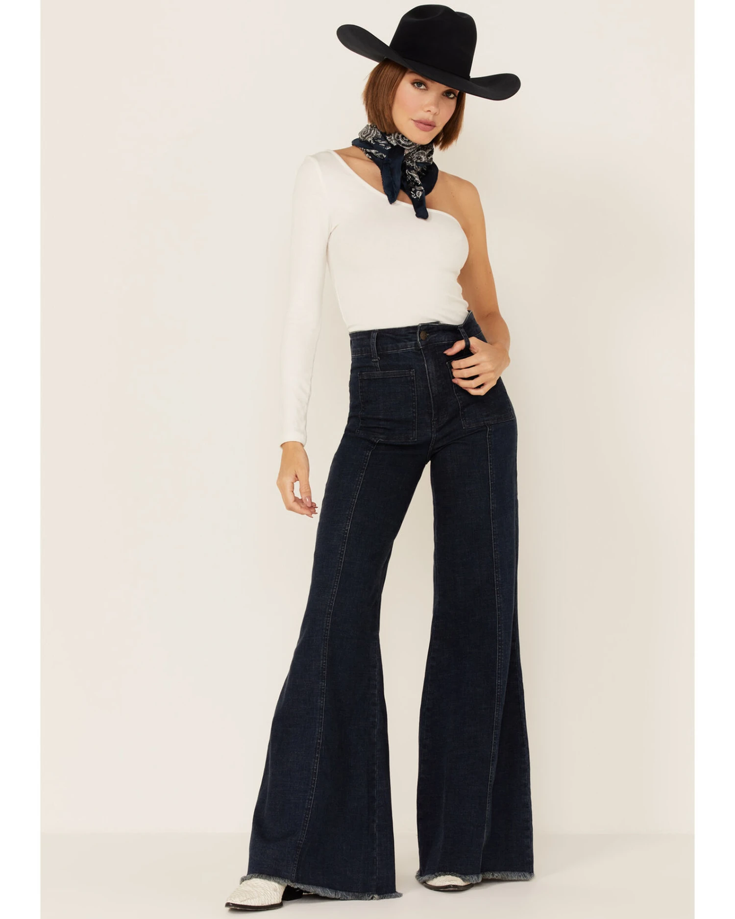 Show Me Your Mumu Women's Medium Wash Ashbury High Rise Flare Jeans - Image 3