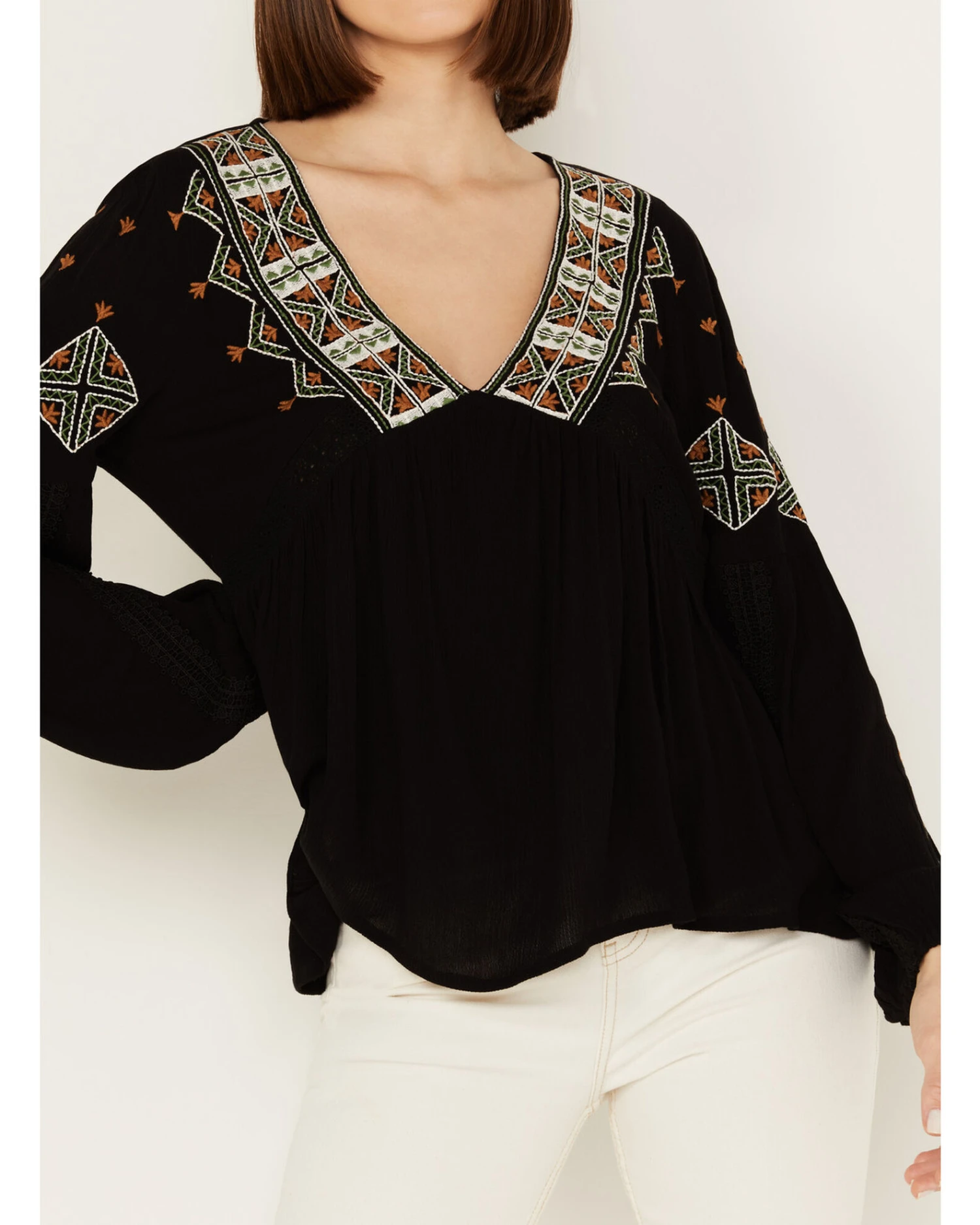 Shyanne Women's Embroidered Boho Top - Image 4